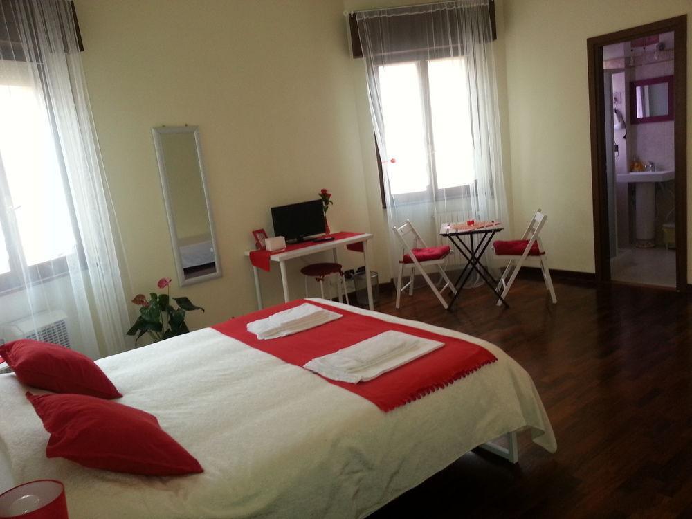 Piazza San Giovanni 3* Rome