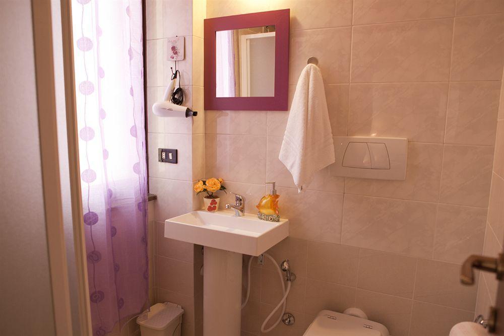 Piazza San Giovanni 3* Rome
