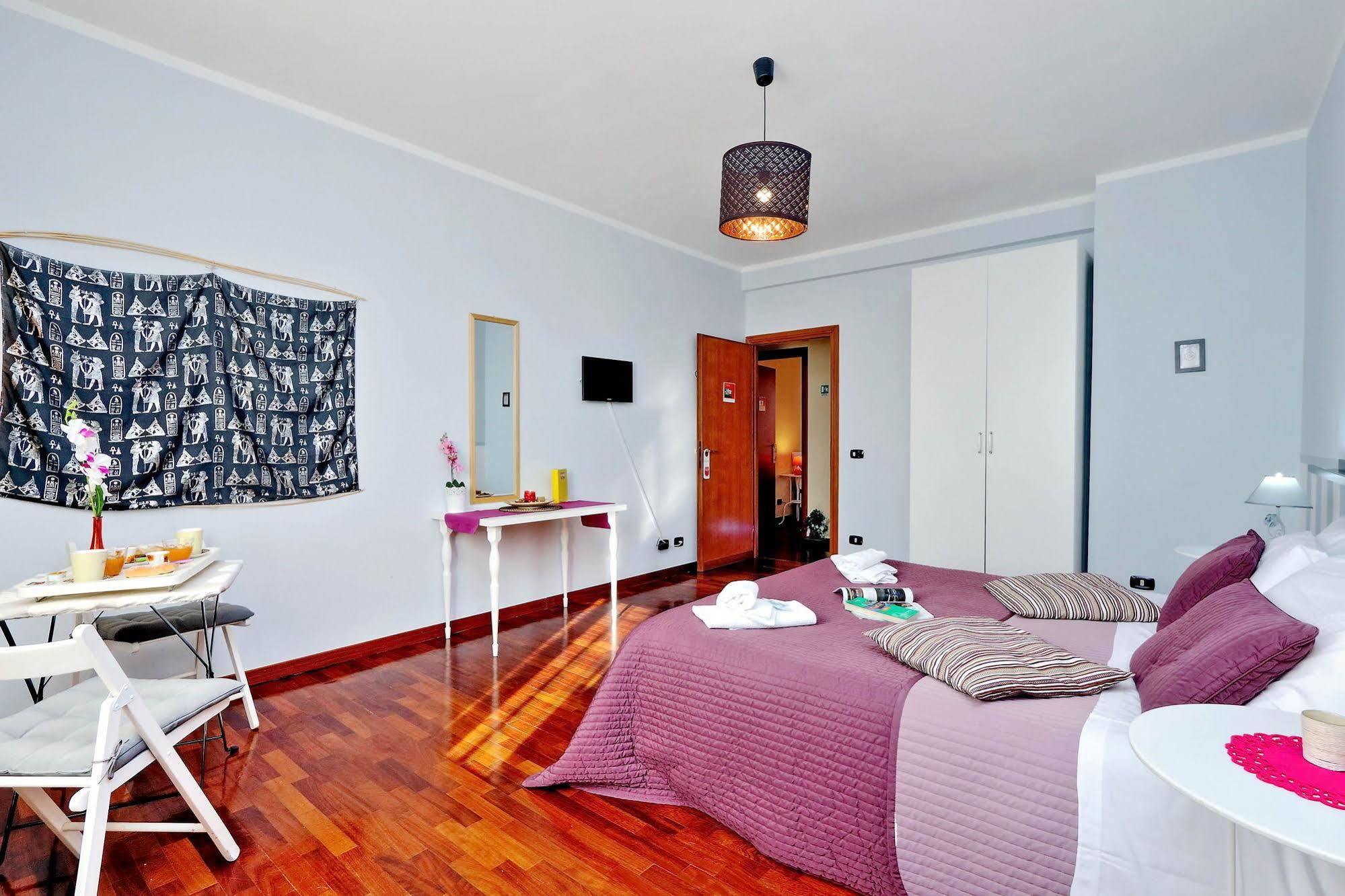 Piazza San Giovanni 3* Rome